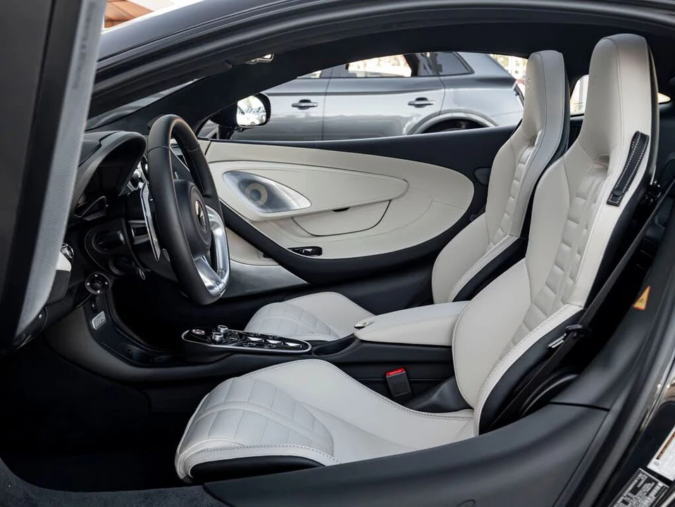 2026 McLaren GT - Image 14 of 31
