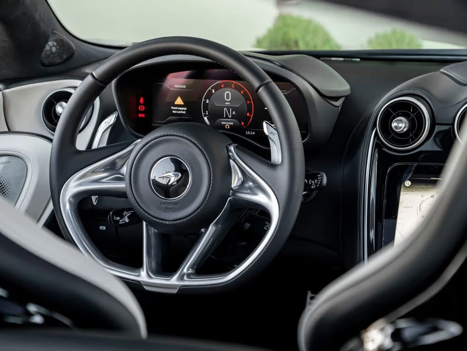 2026 McLaren GT - Image 23 of 31