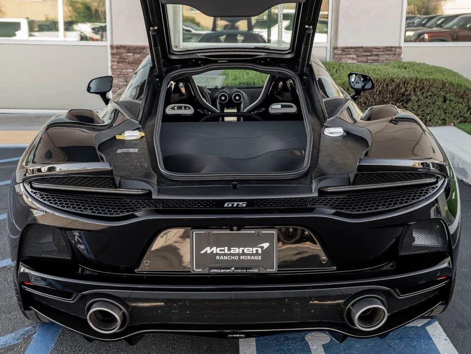 2026 McLaren GT - Image 25 of 31