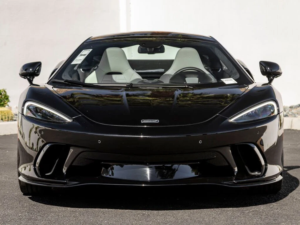 2026 McLaren GT - Image 3 of 31