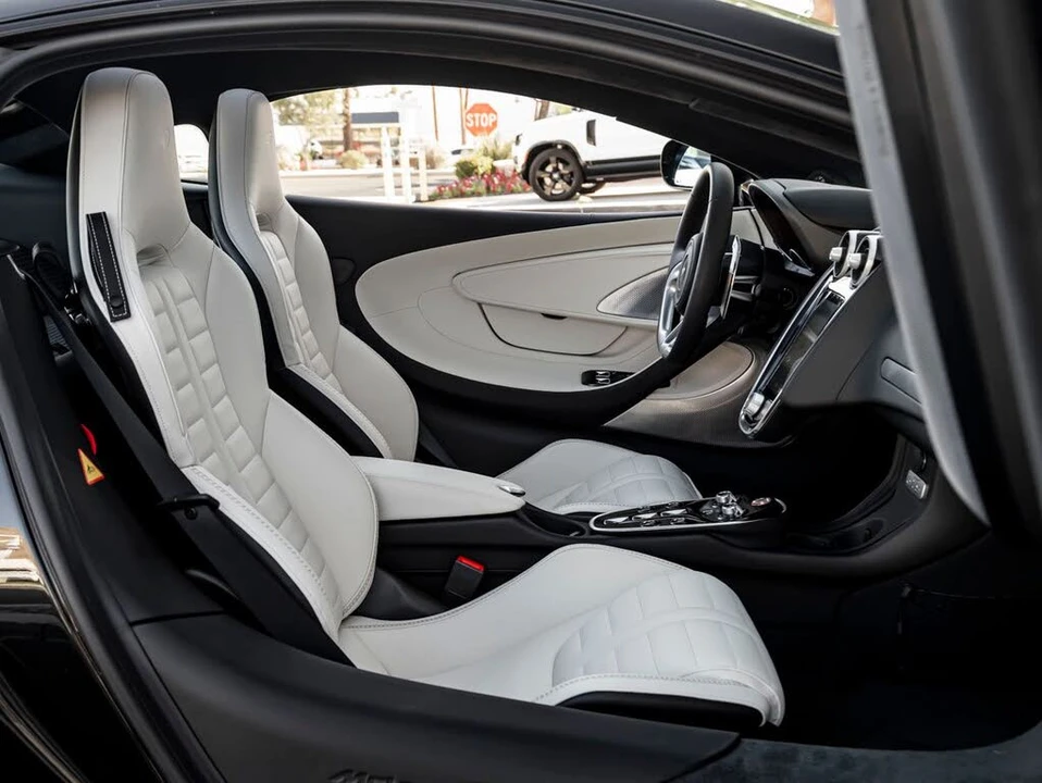 2026 McLaren GT - Image 28 of 31