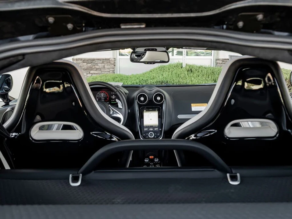 2026 McLaren GT - Image 21 of 31