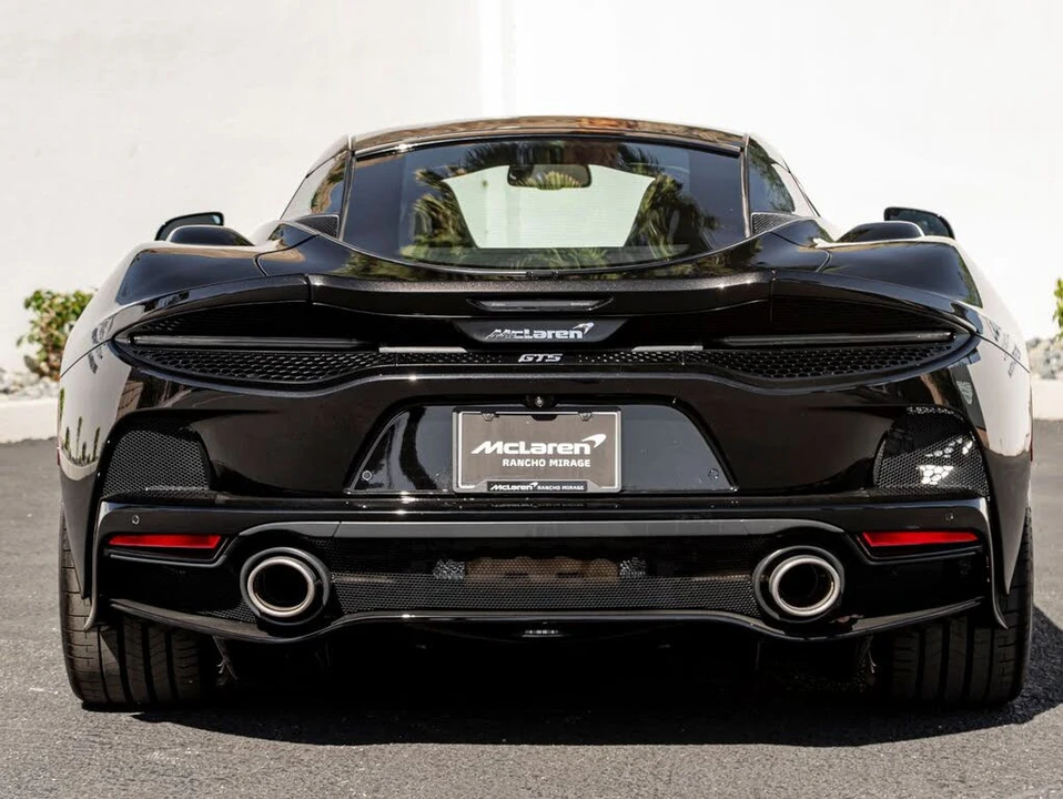 2026 McLaren GT - Image 8 of 31