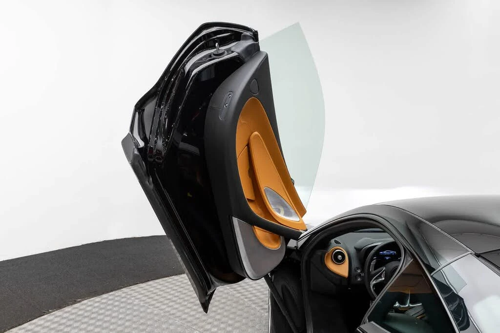 2026 McLaren GT - Image 21 of 31