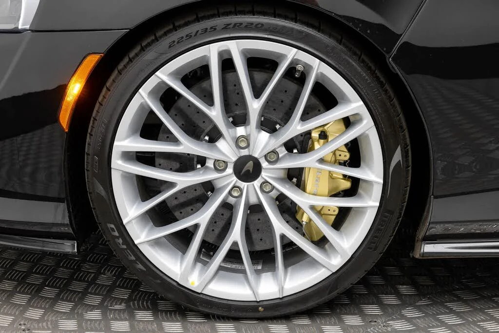 2026 McLaren GT - Image 8 of 31