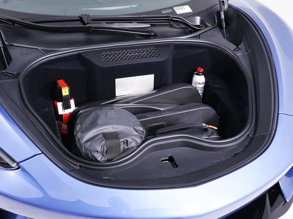 2026 McLaren GT - Image 18 of 31