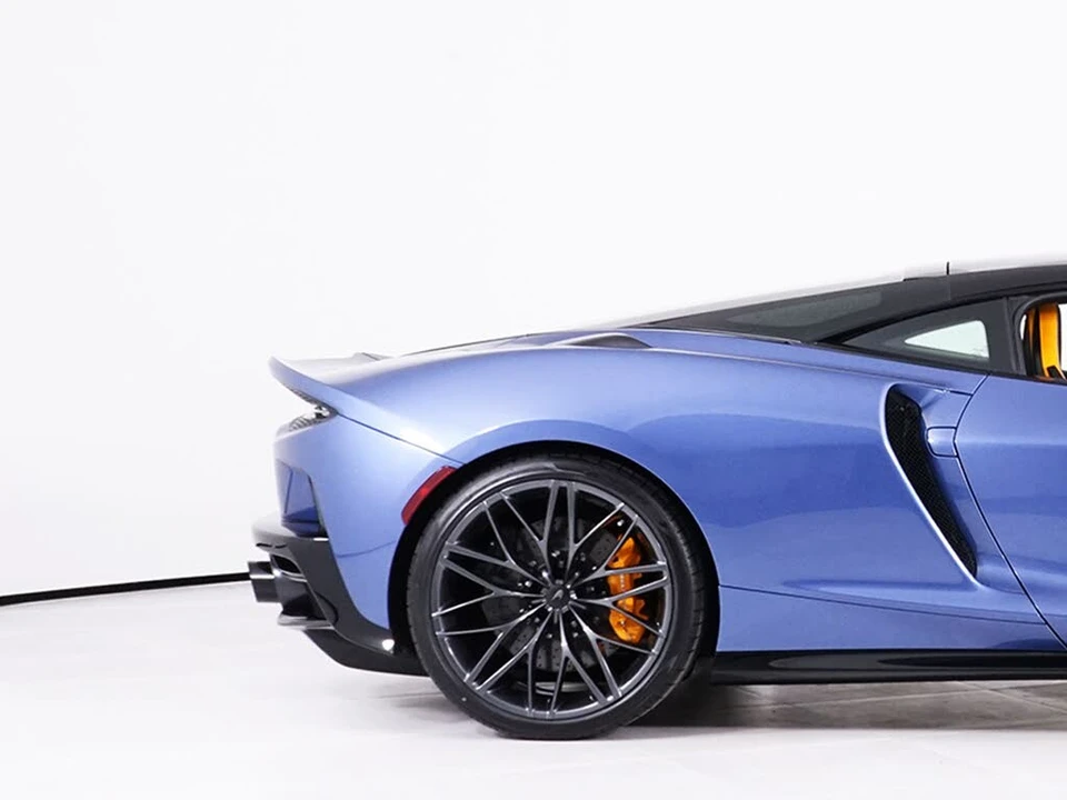 2026 McLaren GT - Image 14 of 31