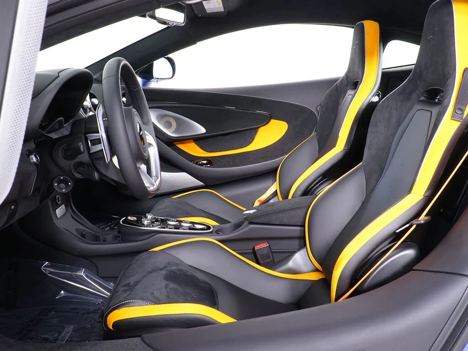 2026 McLaren GT - Image 4 of 31
