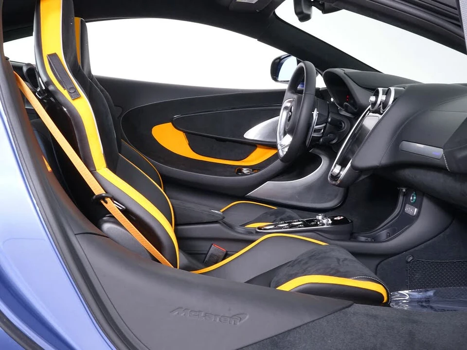 2026 McLaren GT - Image 30 of 31