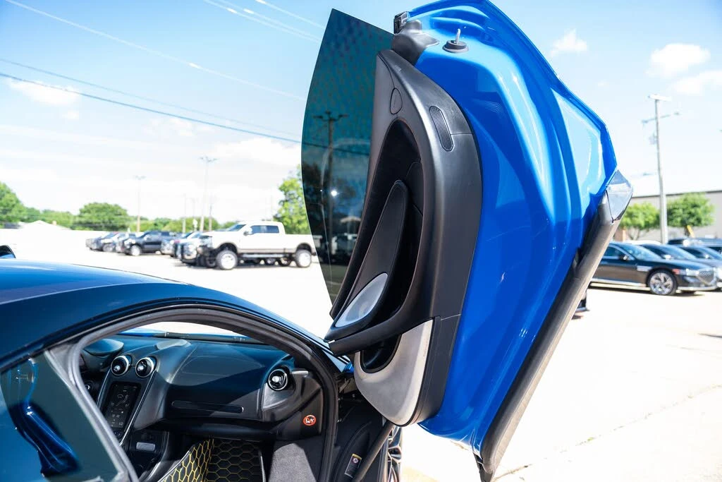 2026 McLaren GT - Image 26 of 31