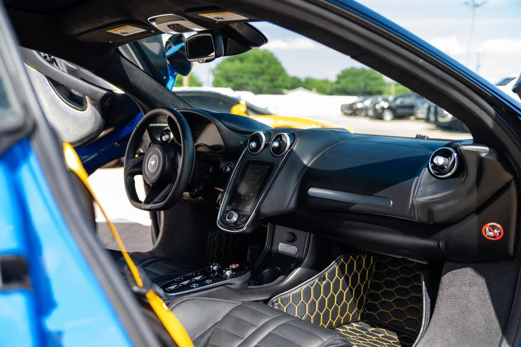 2026 McLaren GT - Image 27 of 31