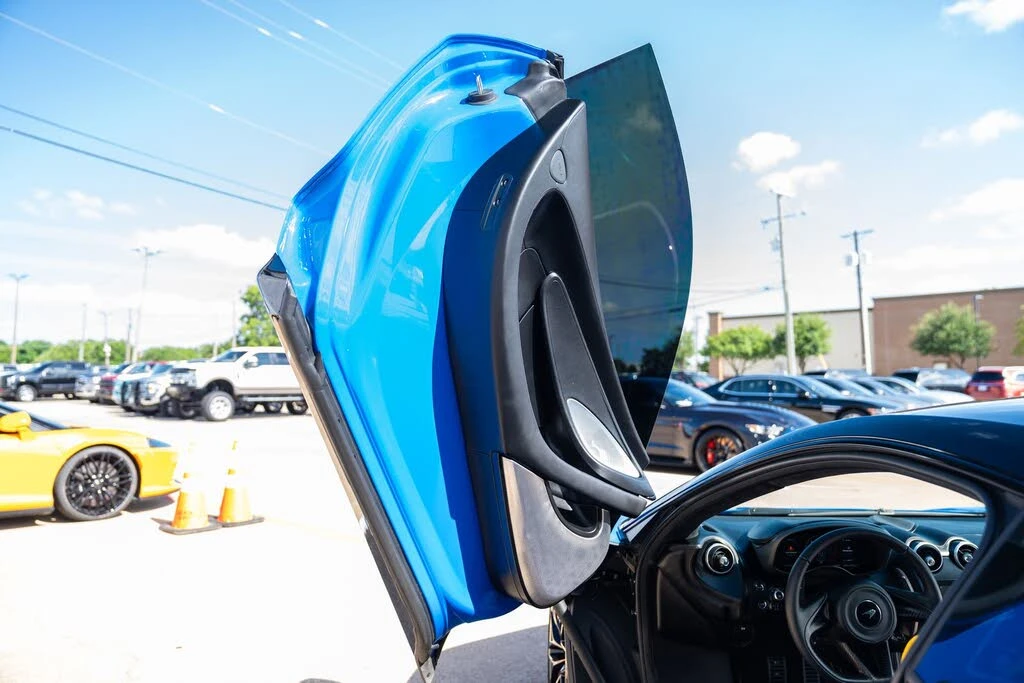 2026 McLaren GT - Image 25 of 31