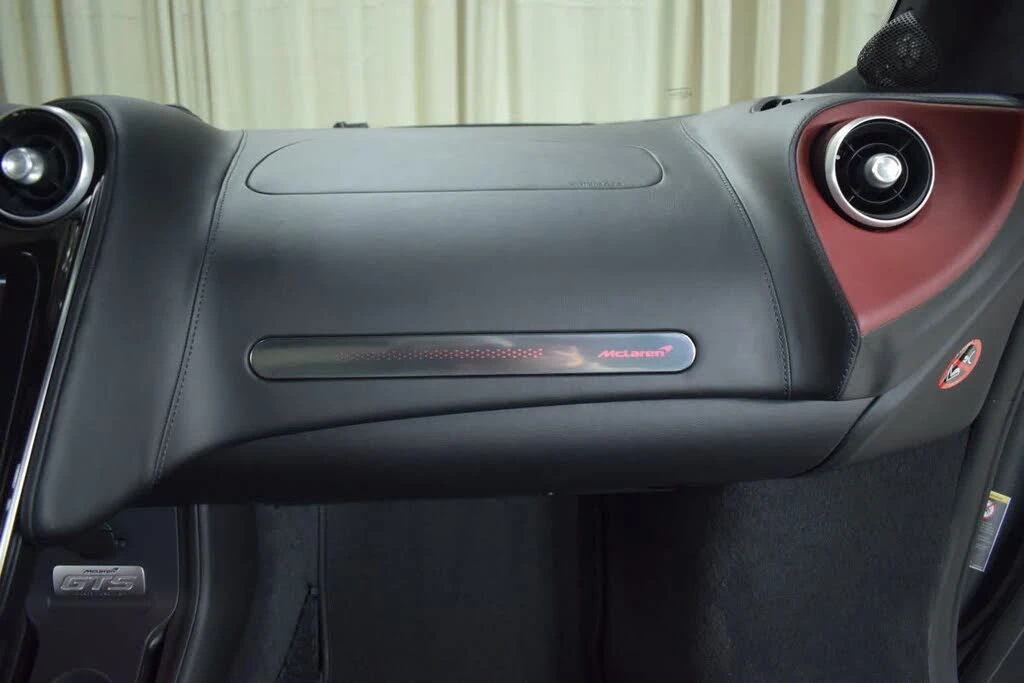 2026 McLaren GT - Image 21 of 31
