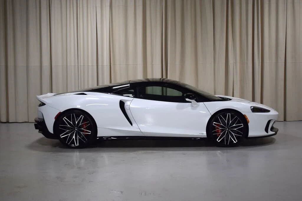 2026 McLaren GT - Image 14 of 31