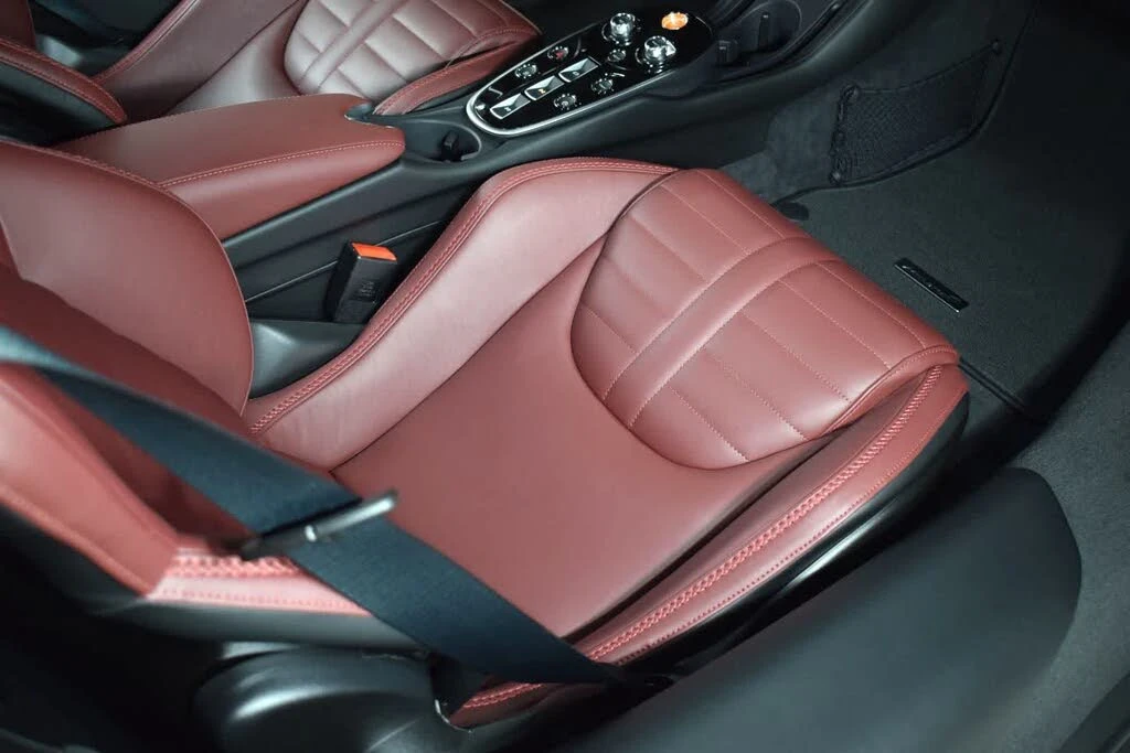 2026 McLaren GT - Image 19 of 31