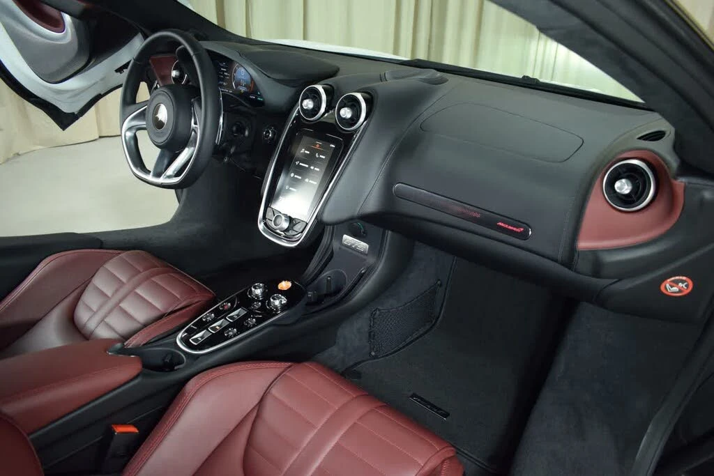 2026 McLaren GT - Image 20 of 31