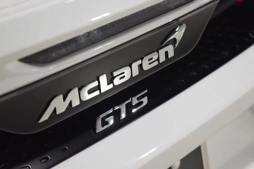 2026 McLaren GT - Image 11 of 31