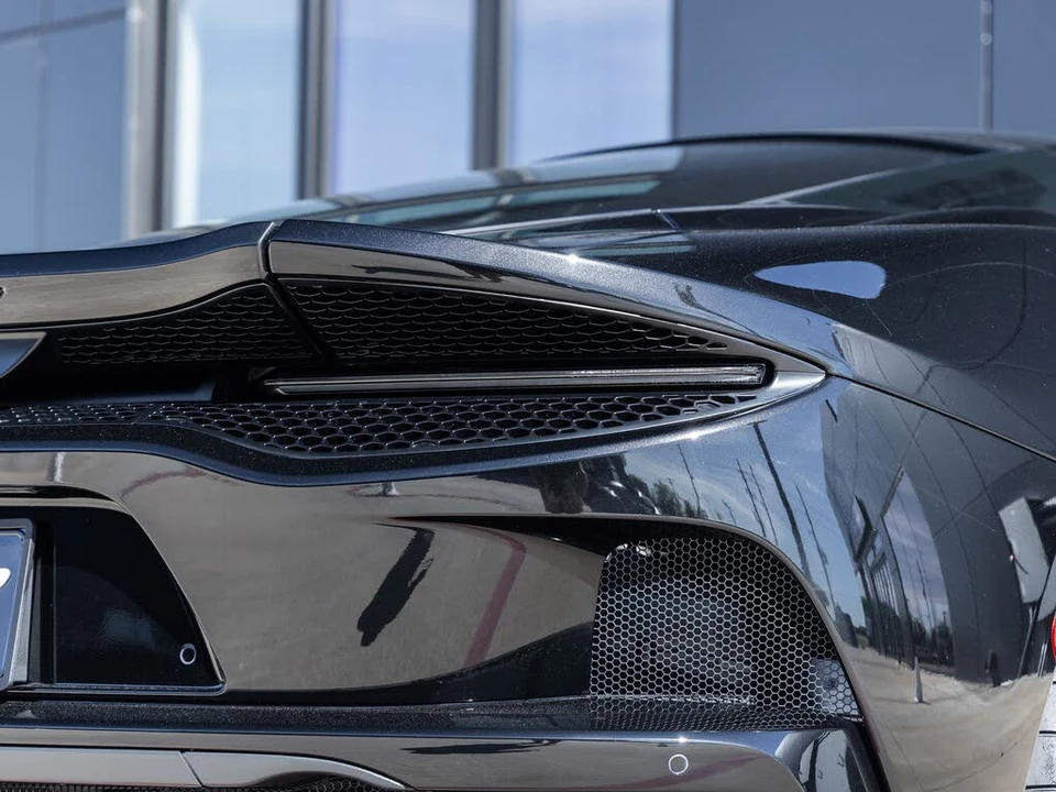 2026 McLaren GT - Image 16 of 31
