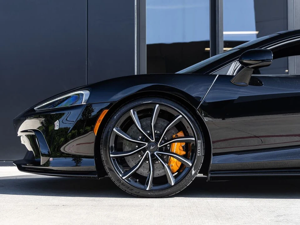 2026 McLaren GT - Image 12 of 31