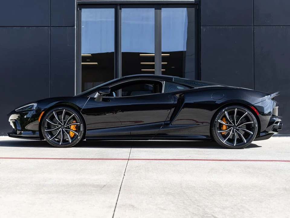 2026 McLaren GT - Image 10 of 31