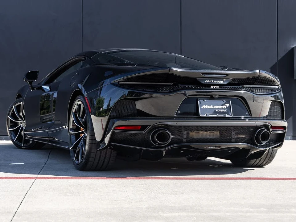2026 McLaren GT - Image 7 of 31
