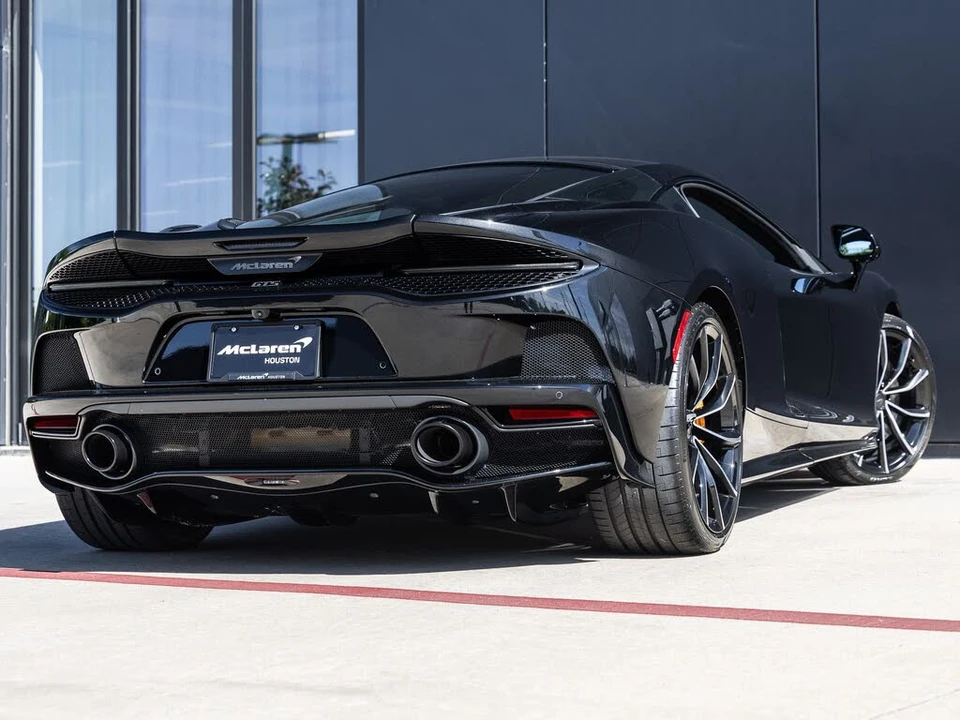 2026 McLaren GT - Image 9 of 31