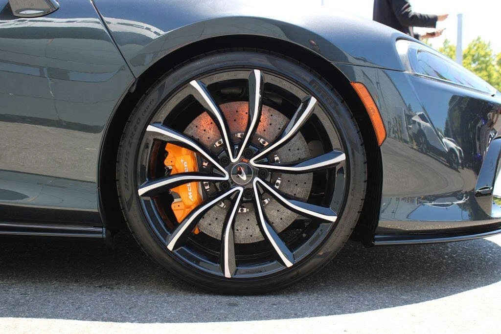 2026 McLaren GT - Image 10 of 31