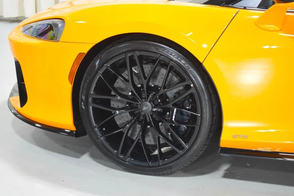 2026 McLaren GT - Image 5 of 31