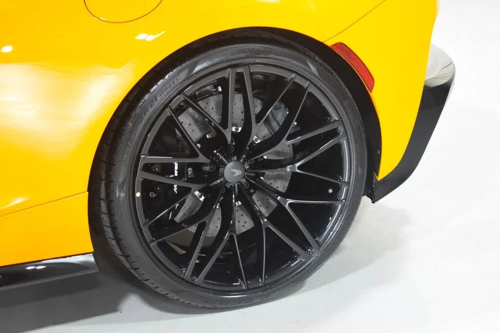 2026 McLaren GT - Image 6 of 31