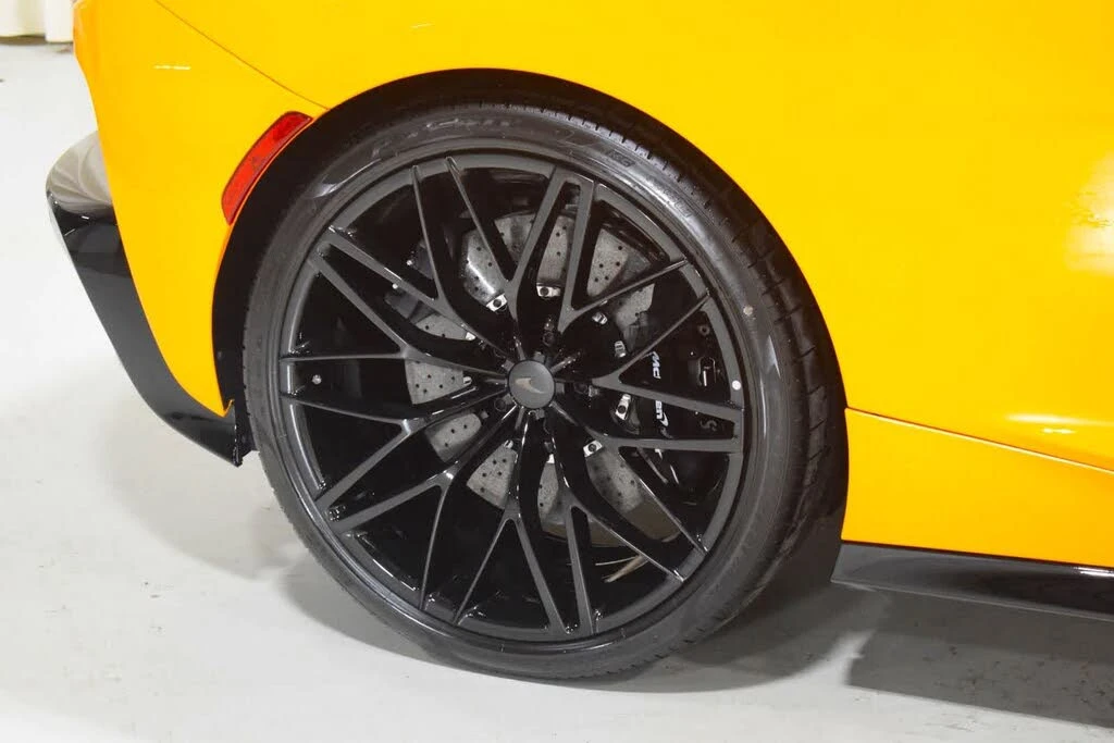 2026 McLaren GT - Image 14 of 31