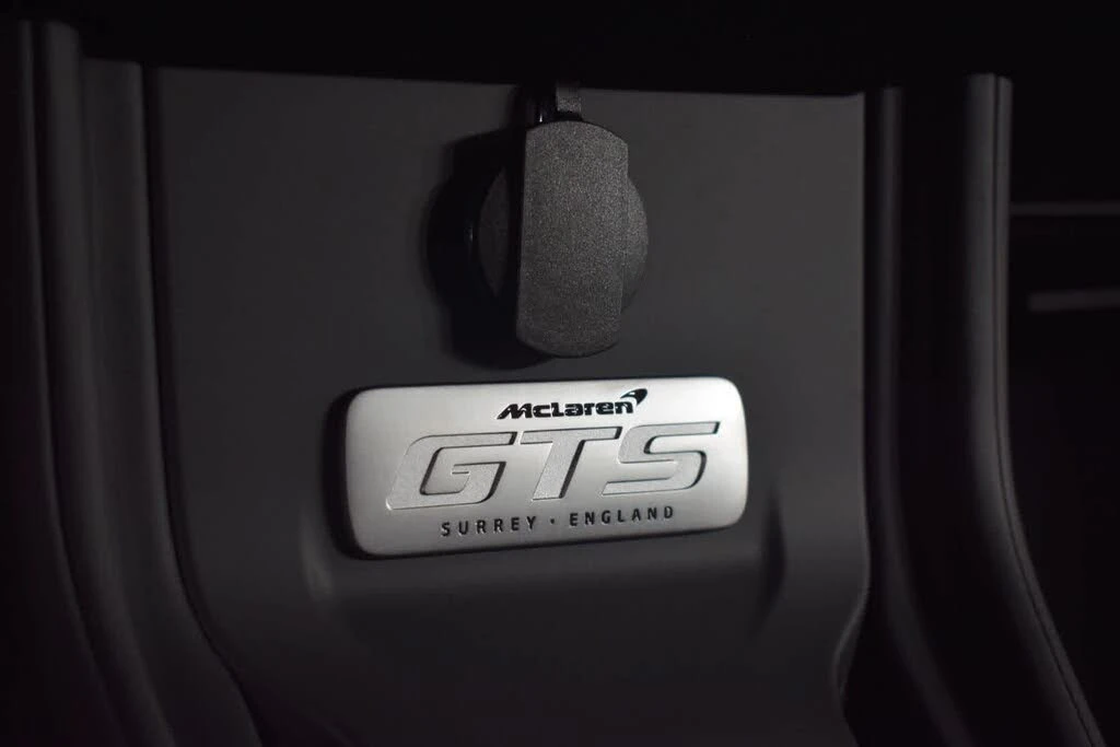 2026 McLaren GT - Image 28 of 31