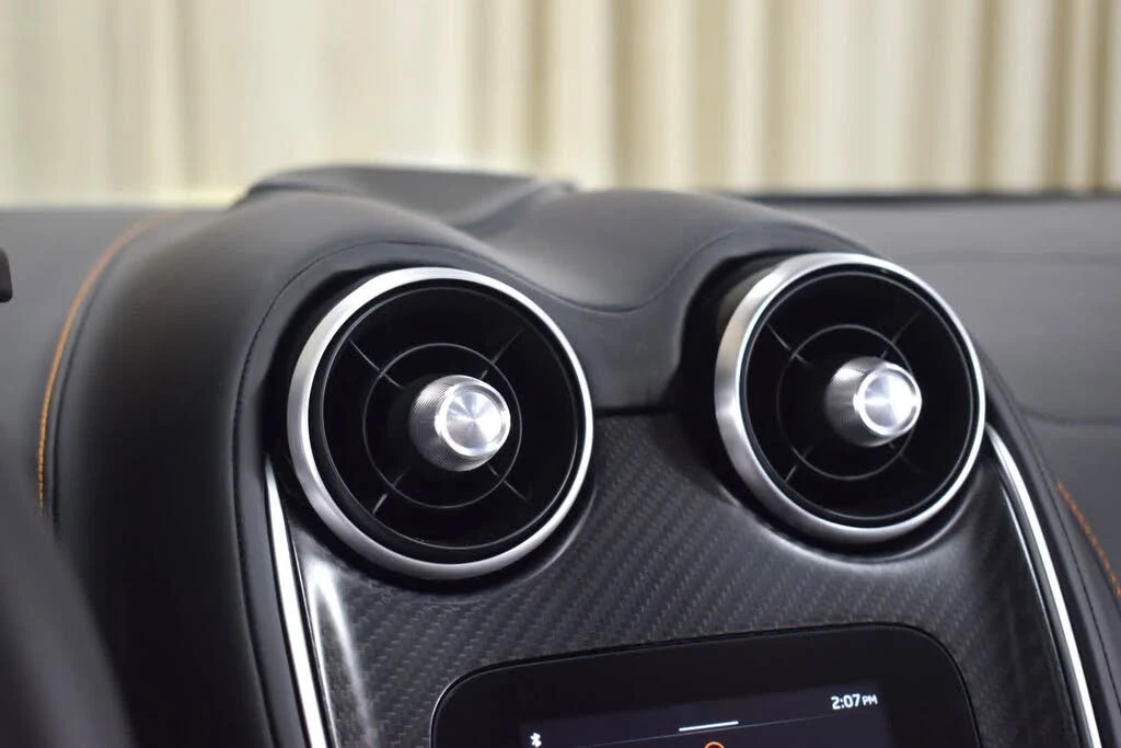 2026 McLaren GT - Image 25 of 31