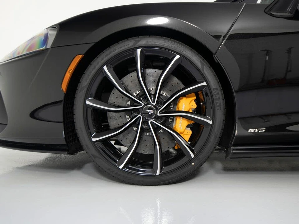 2026 McLaren GT - Image 9 of 31