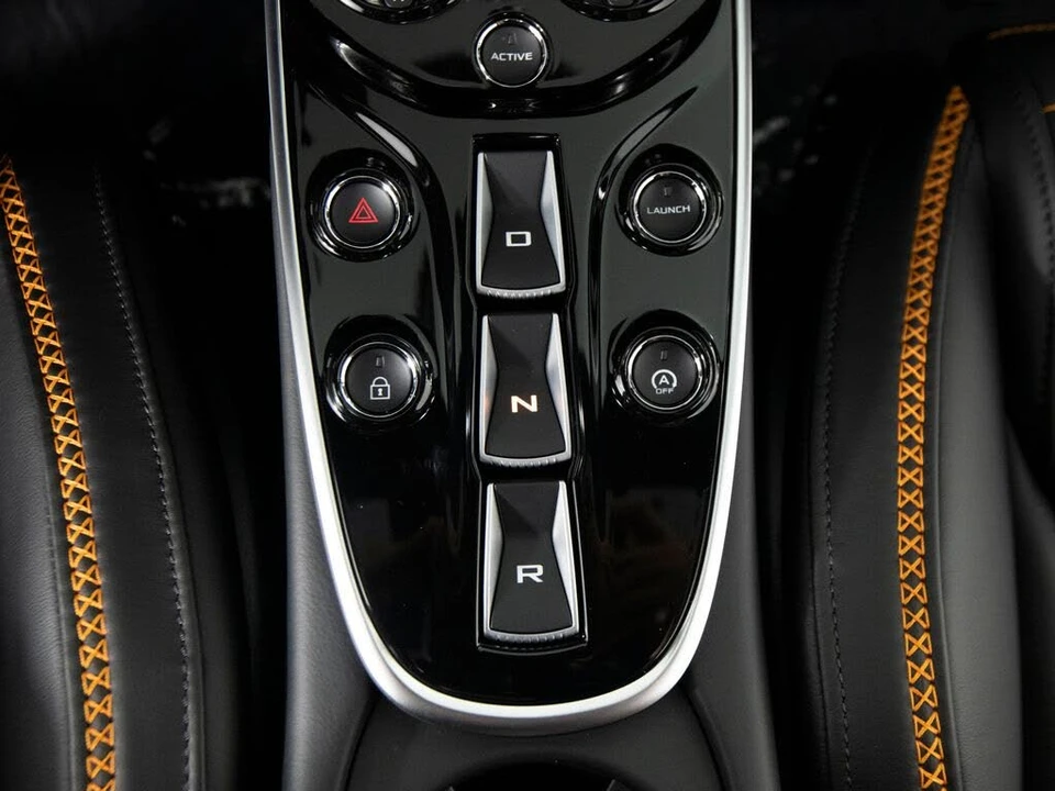 2026 McLaren GT - Image 23 of 31