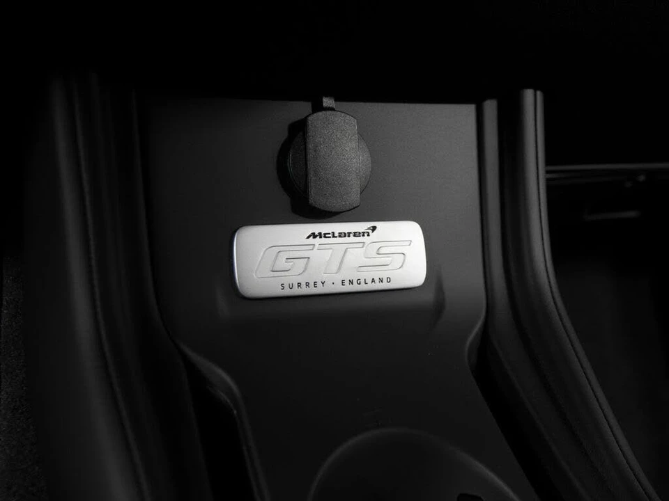 2026 McLaren GT - Image 24 of 31