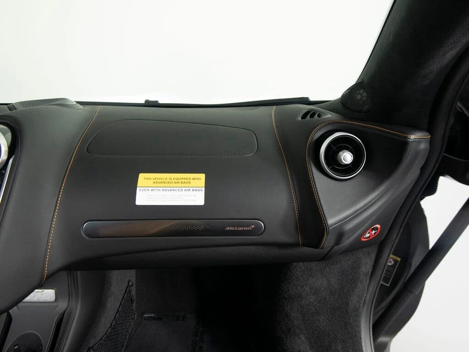 2026 McLaren GT - Image 29 of 31