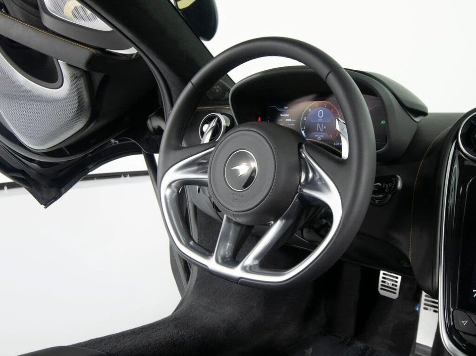 2026 McLaren GT - Image 28 of 31
