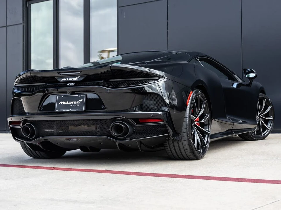 2026 McLaren GT - Image 9 of 31