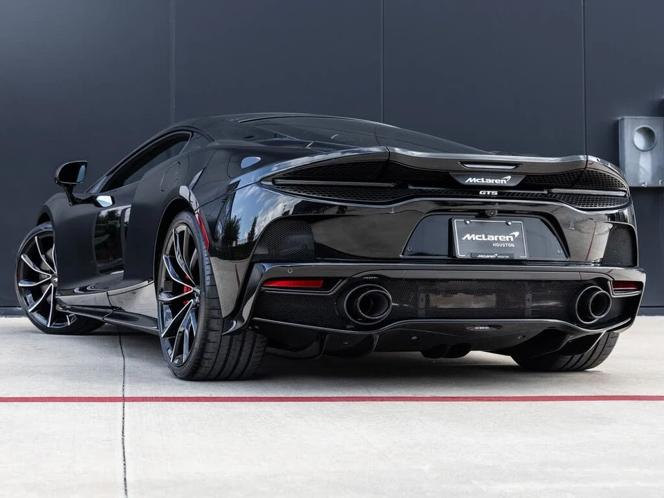 2026 McLaren GT - Image 7 of 31
