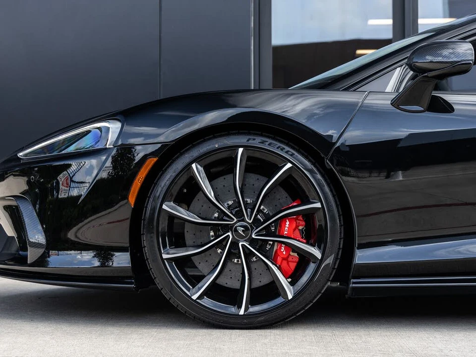2026 McLaren GT - Image 12 of 31