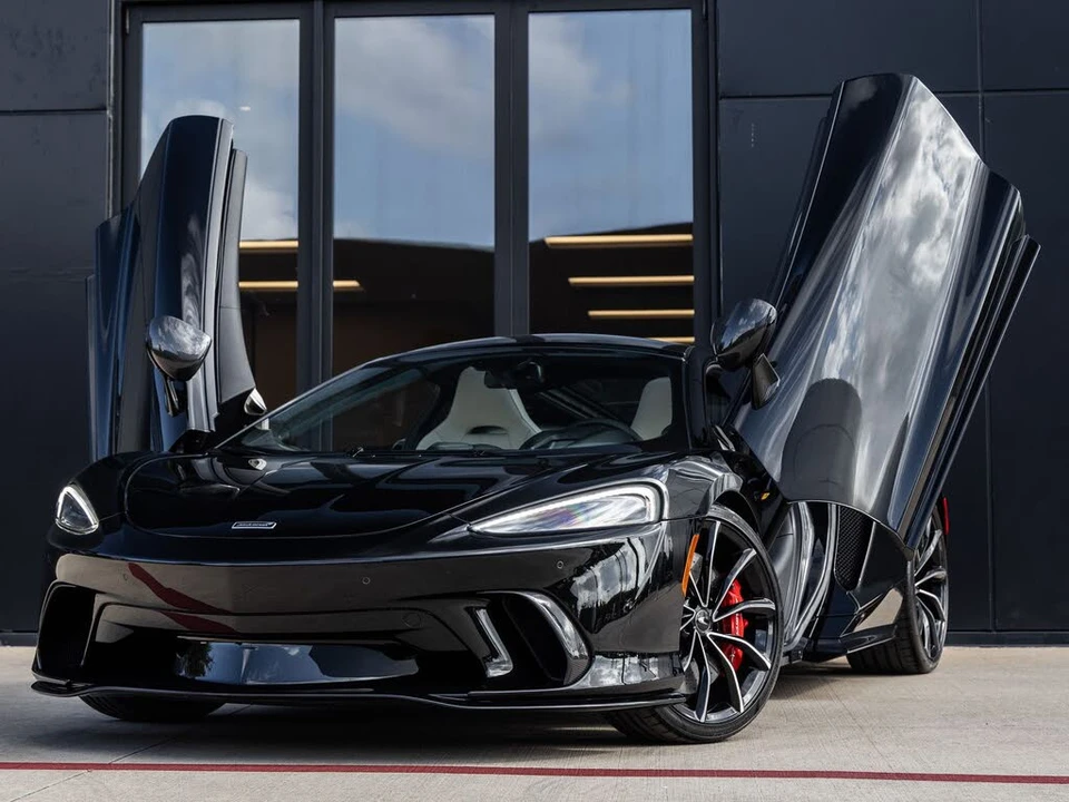 2026 McLaren GT - Image 2 of 31