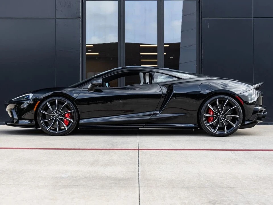 2026 McLaren GT - Image 10 of 31