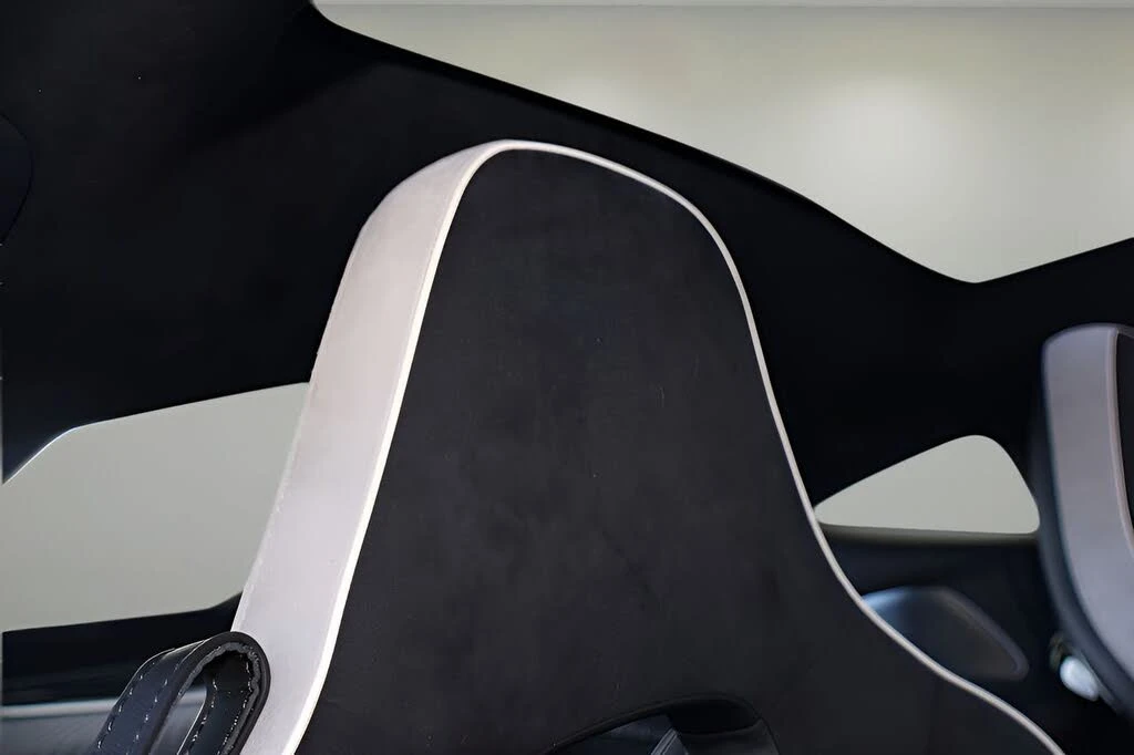 2026 McLaren GT - Image 14 of 25
