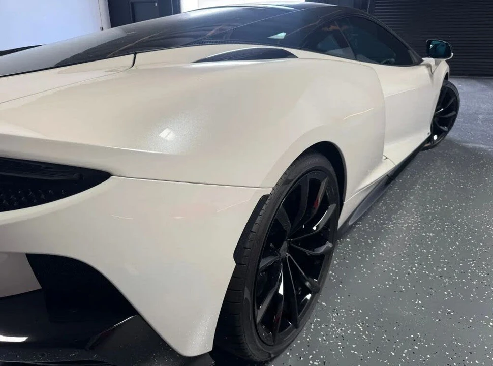 2026 McLaren GT - Image 26 of 31