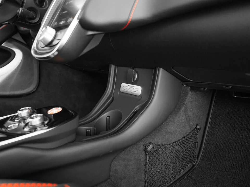 2026 McLaren GT - Image 25 of 31