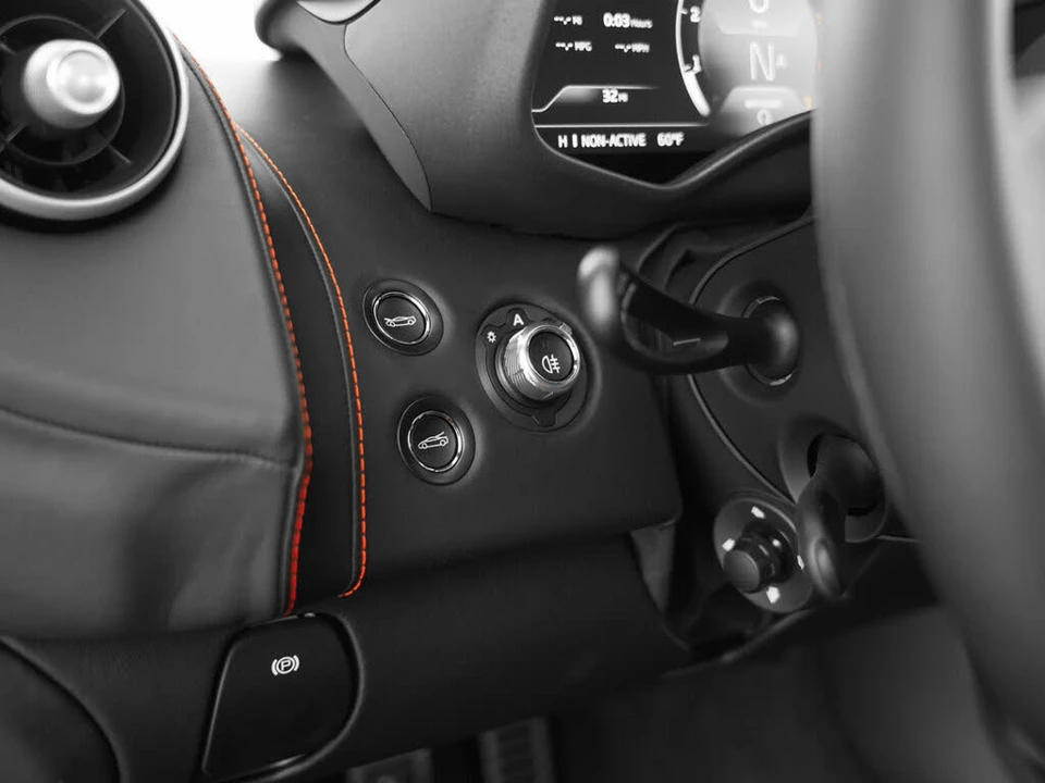 2026 McLaren GT - Image 16 of 31