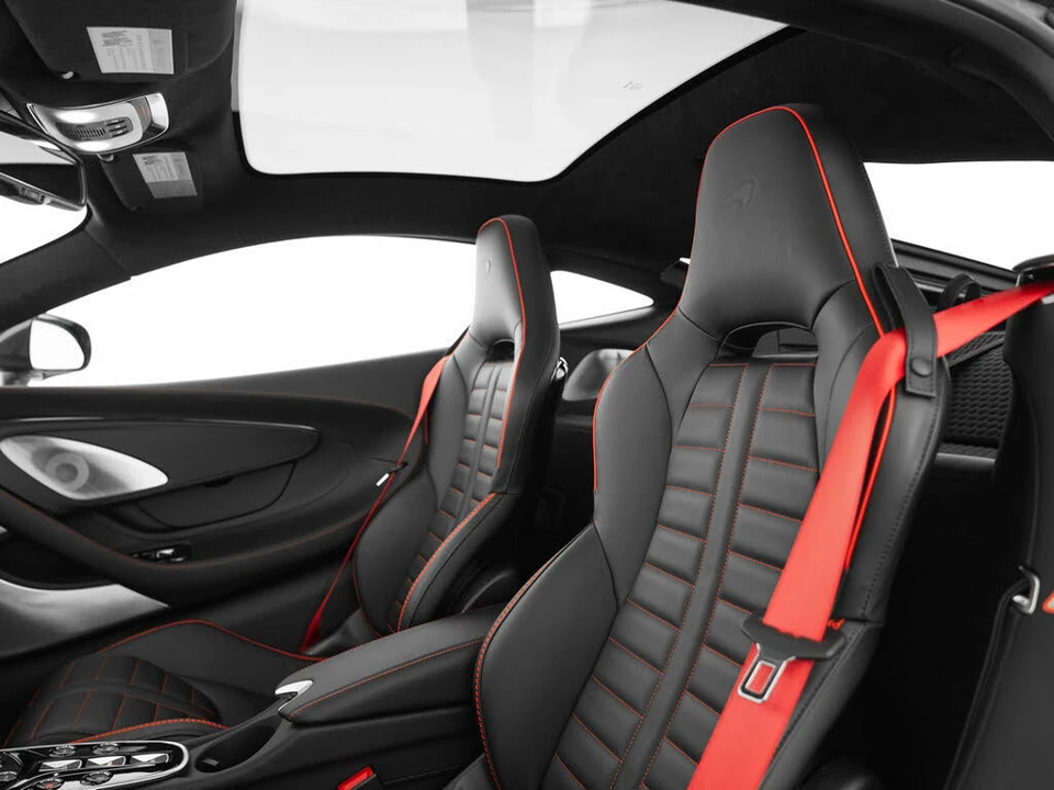 2026 McLaren GT - Image 14 of 31