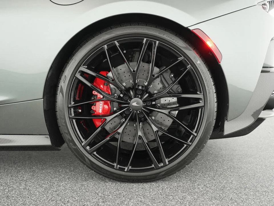 2026 McLaren GT - Image 30 of 31