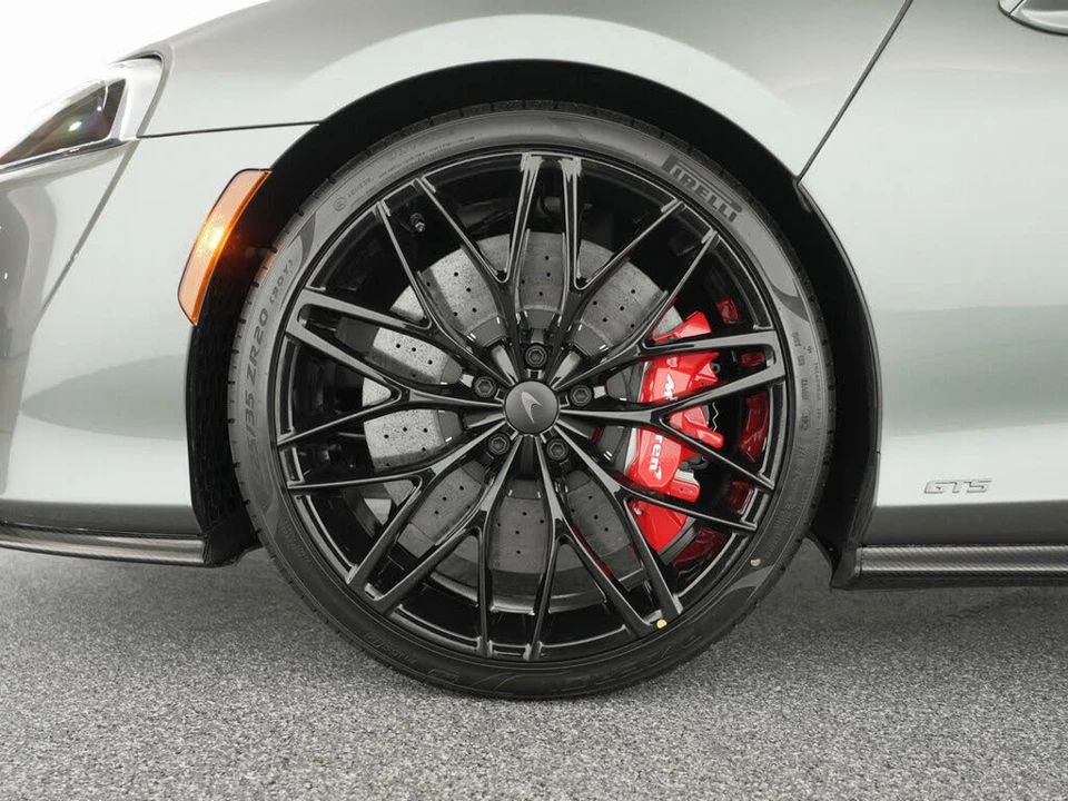 2026 McLaren GT - Image 29 of 31