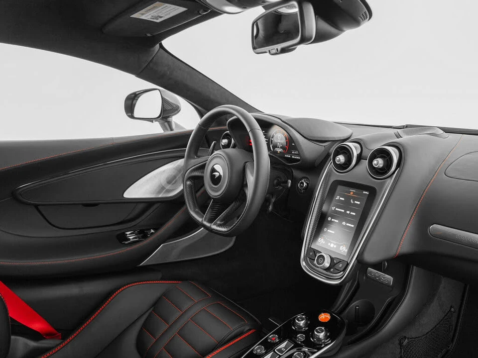2026 McLaren GT - Image 24 of 31